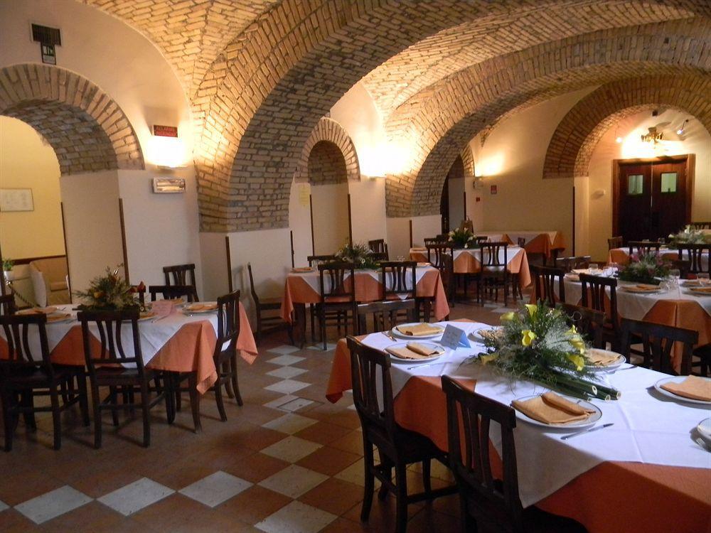Domus Carmelitana Hotel Roma Exterior foto
