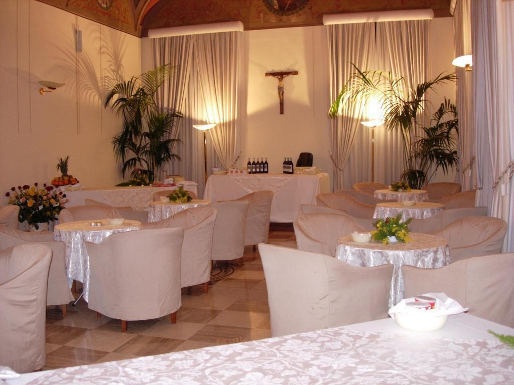 Domus Carmelitana Hotel Roma Exterior foto