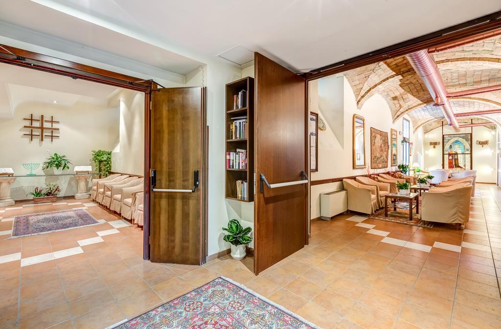 Domus Carmelitana Hotel Roma Exterior foto