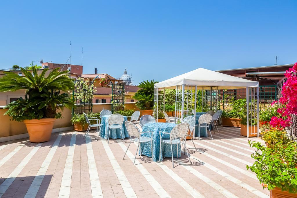 Domus Carmelitana Hotel Roma Exterior foto
