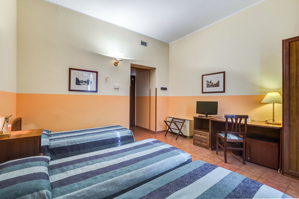 Domus Carmelitana Hotel Roma Exterior foto
