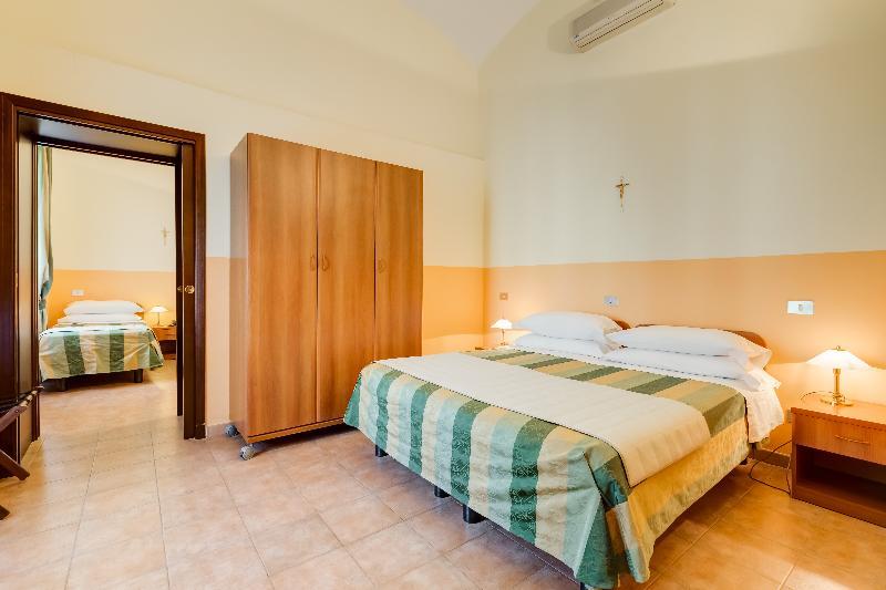 Domus Carmelitana Hotel Roma Exterior foto