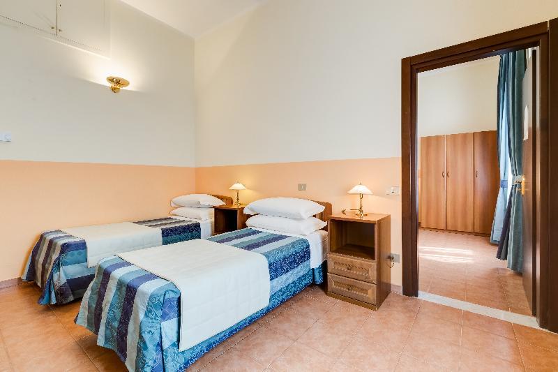 Domus Carmelitana Hotel Roma Exterior foto