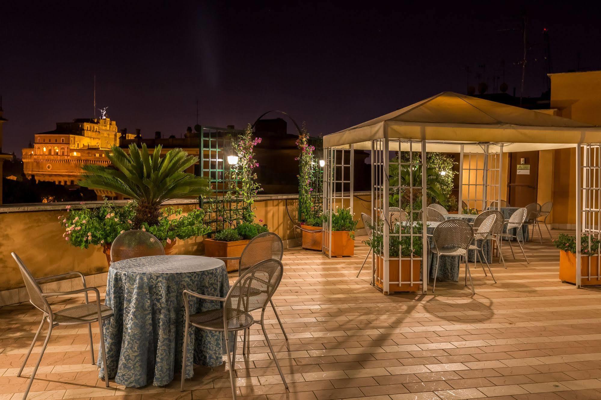 Domus Carmelitana Hotel Roma Exterior foto