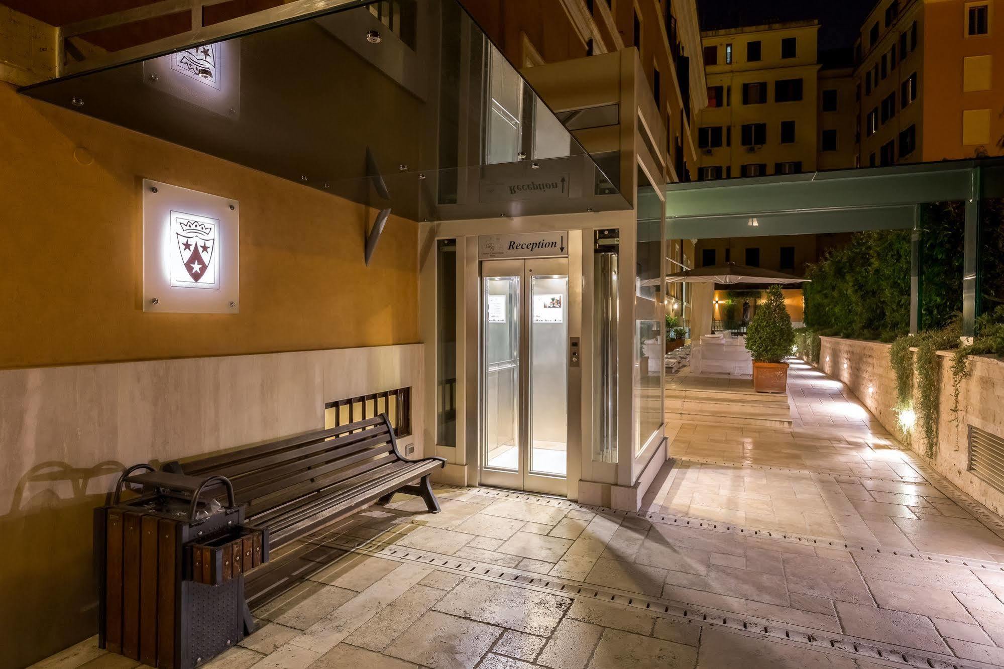 Domus Carmelitana Hotel Roma Exterior foto